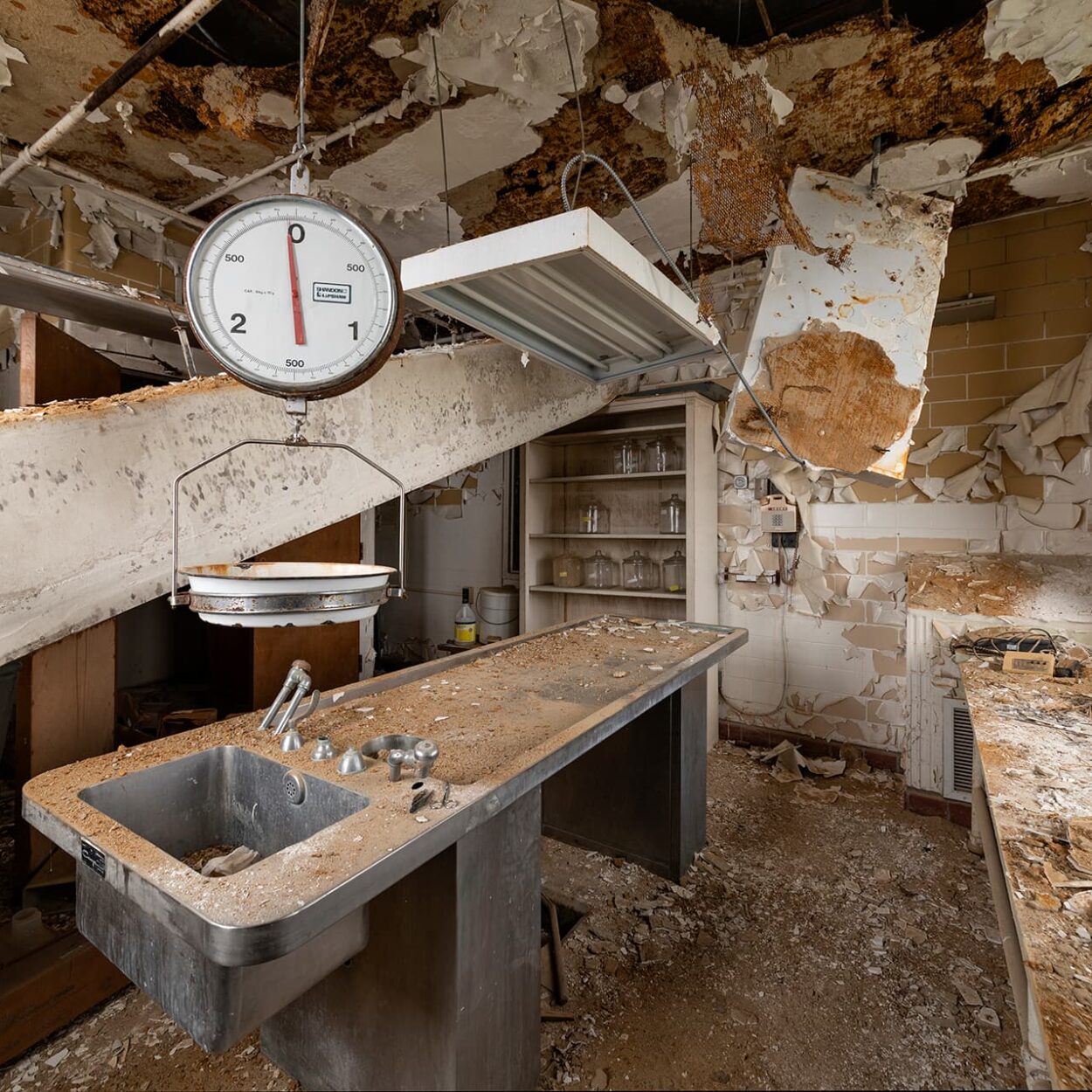 urbex-urban-exploration-usa-hospital-morgue