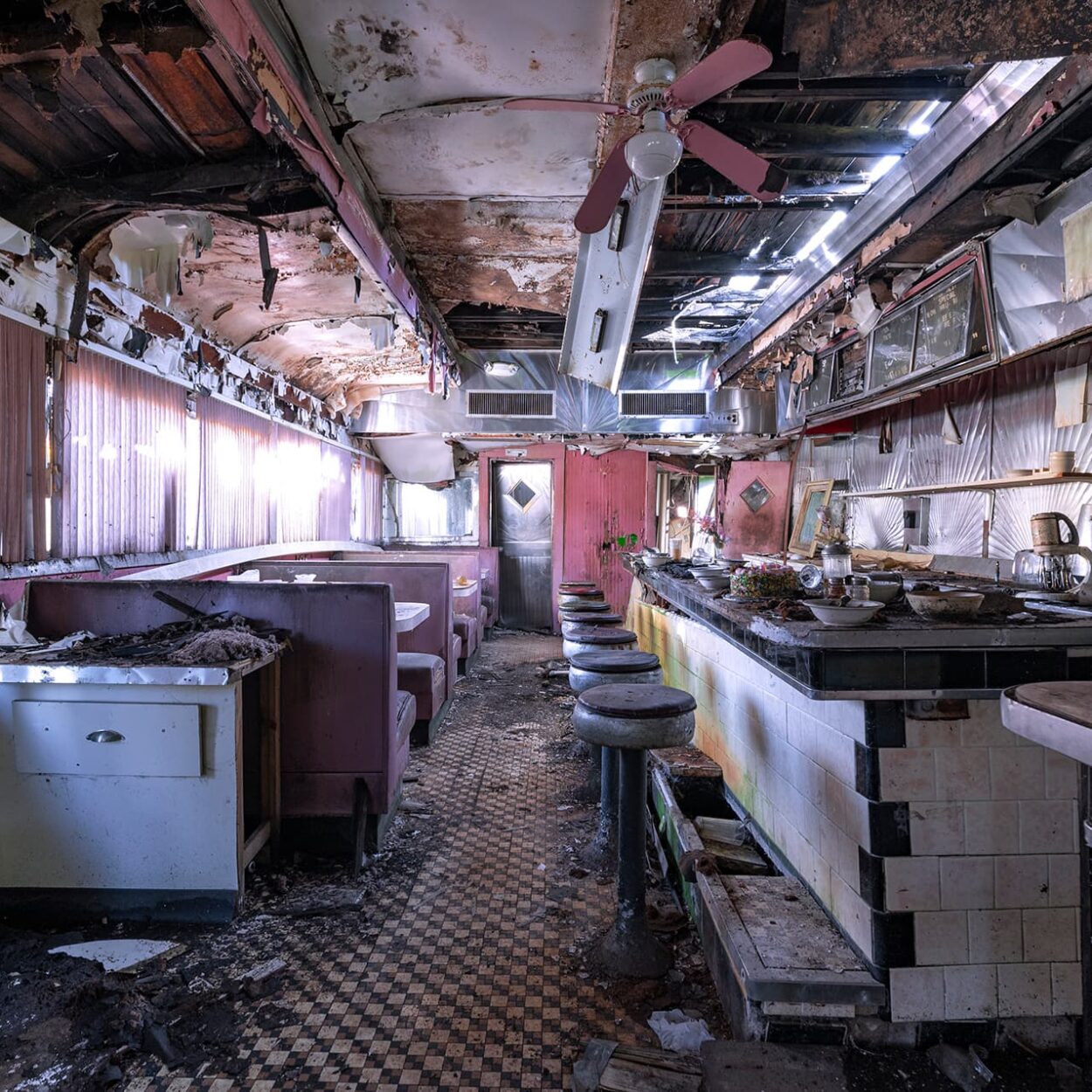 urbex-urban-exploration-usa-diner-decay-abandon-cafe-american