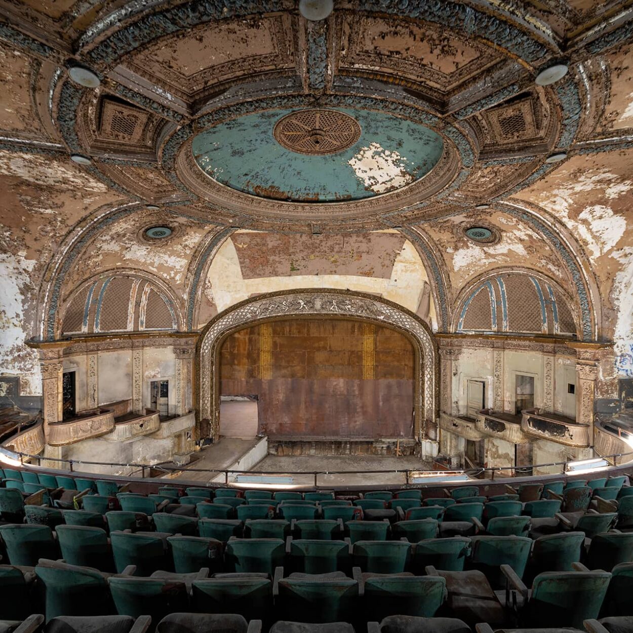 urbex-urban-exploration-usa-rko-hamilton-decay-abandon-theatre