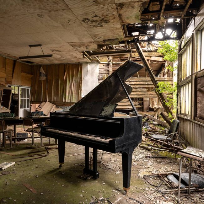 haikyo-urbex-japon-exploration-abandon-piano-decay