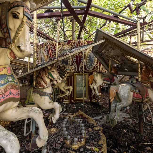 haikyo-urbex-japon-exploration-abandon-manege-chevaux